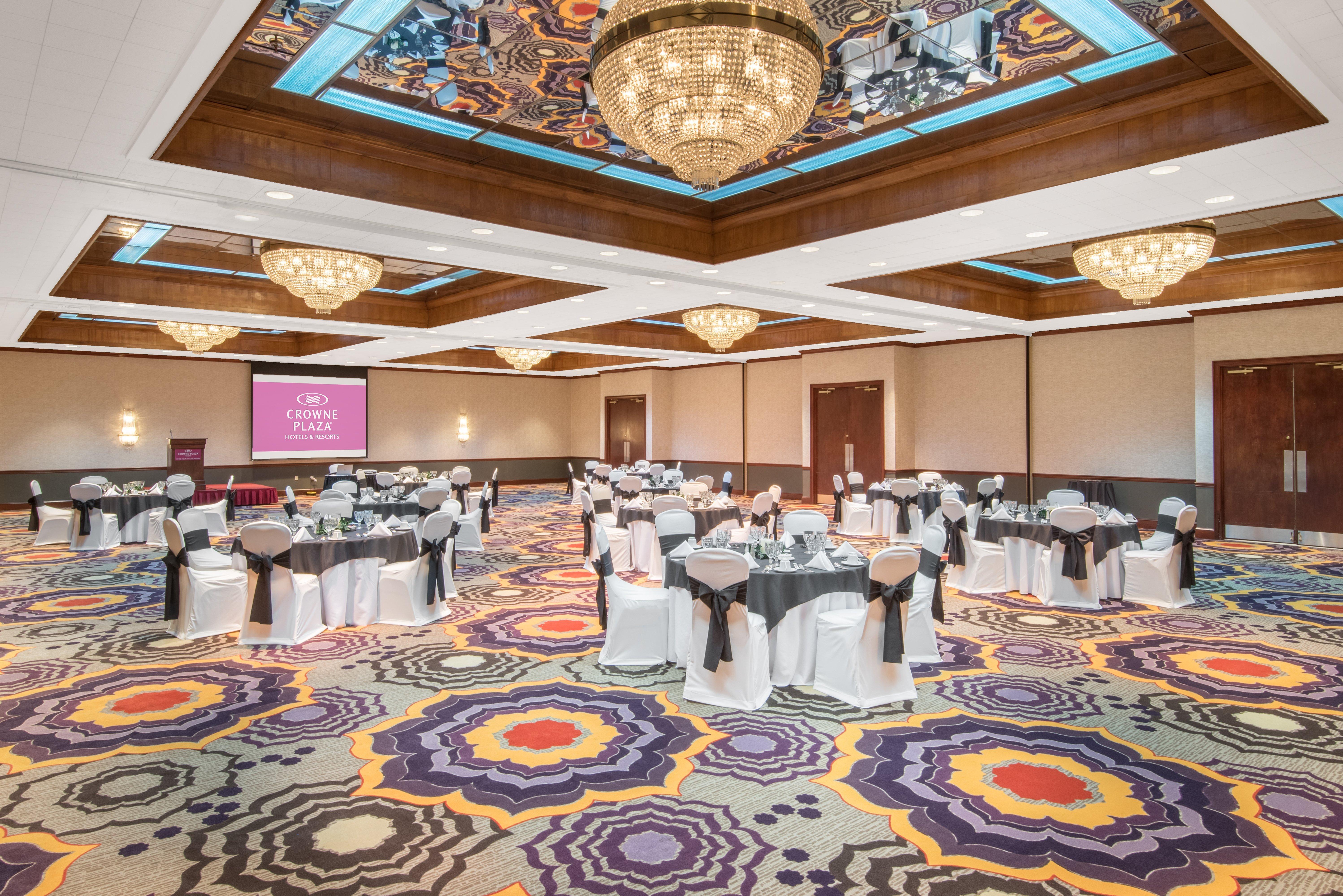Crowne Plaza Hotel Hickory By Ihg Bagian luar foto