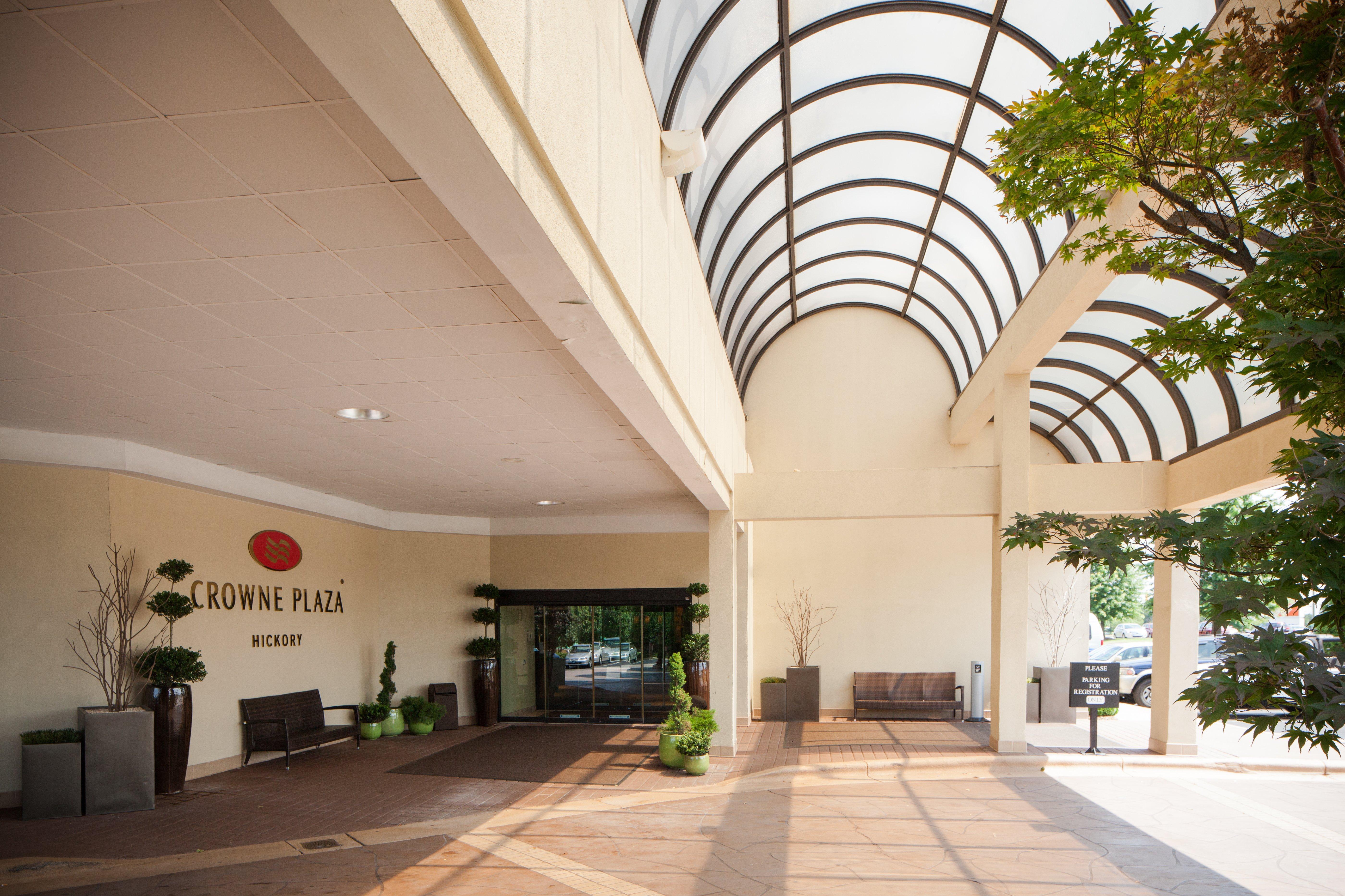 Crowne Plaza Hotel Hickory By Ihg Bagian luar foto