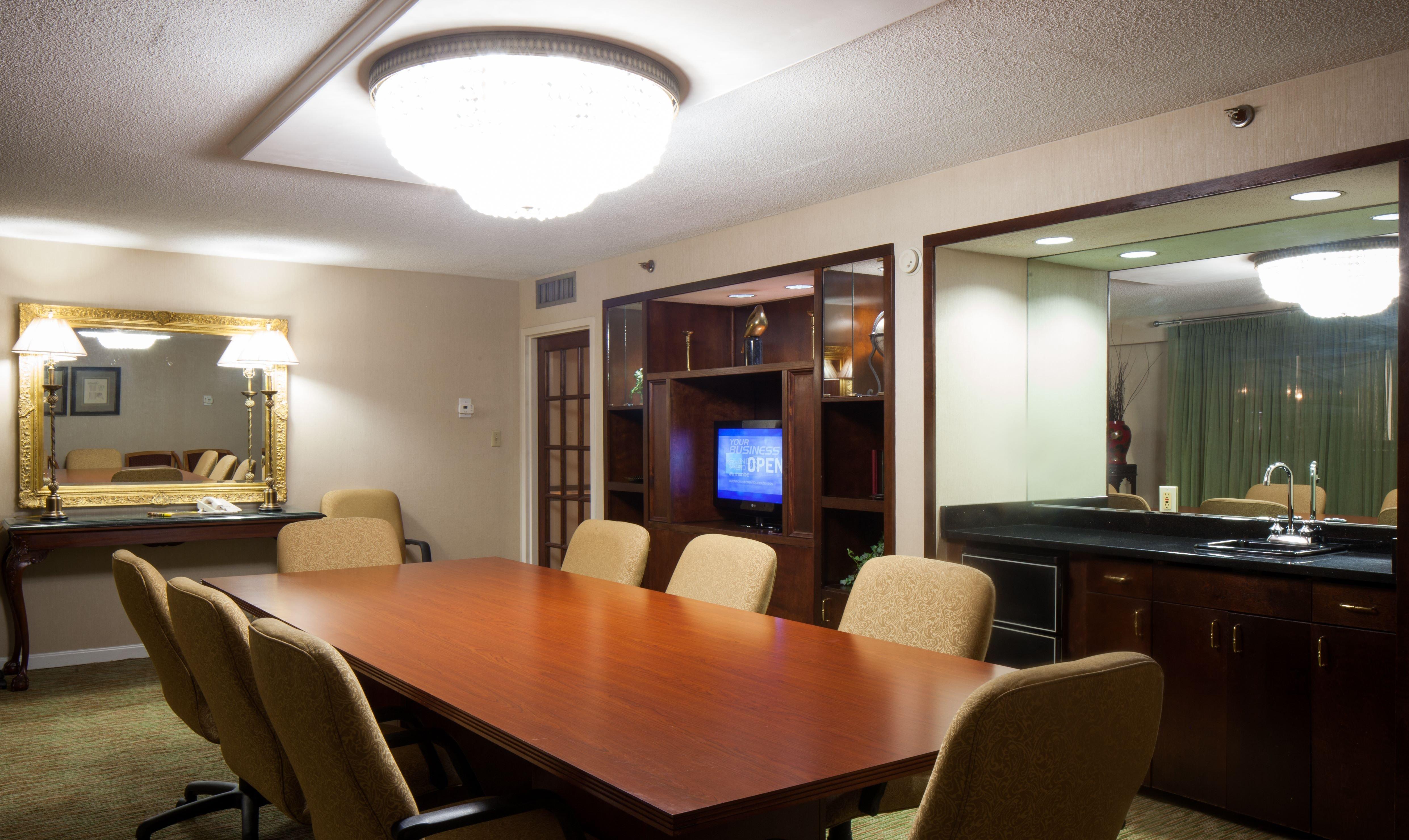 Crowne Plaza Hotel Hickory By Ihg Bagian luar foto