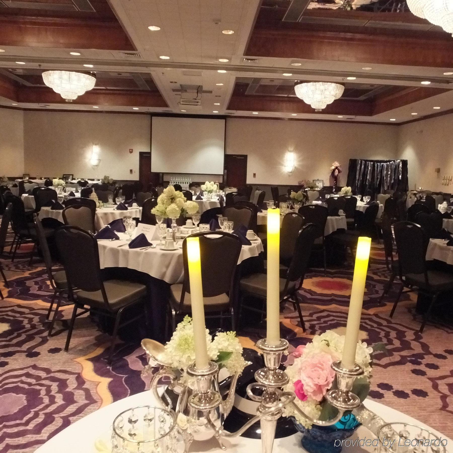 Crowne Plaza Hotel Hickory By Ihg Bagian luar foto