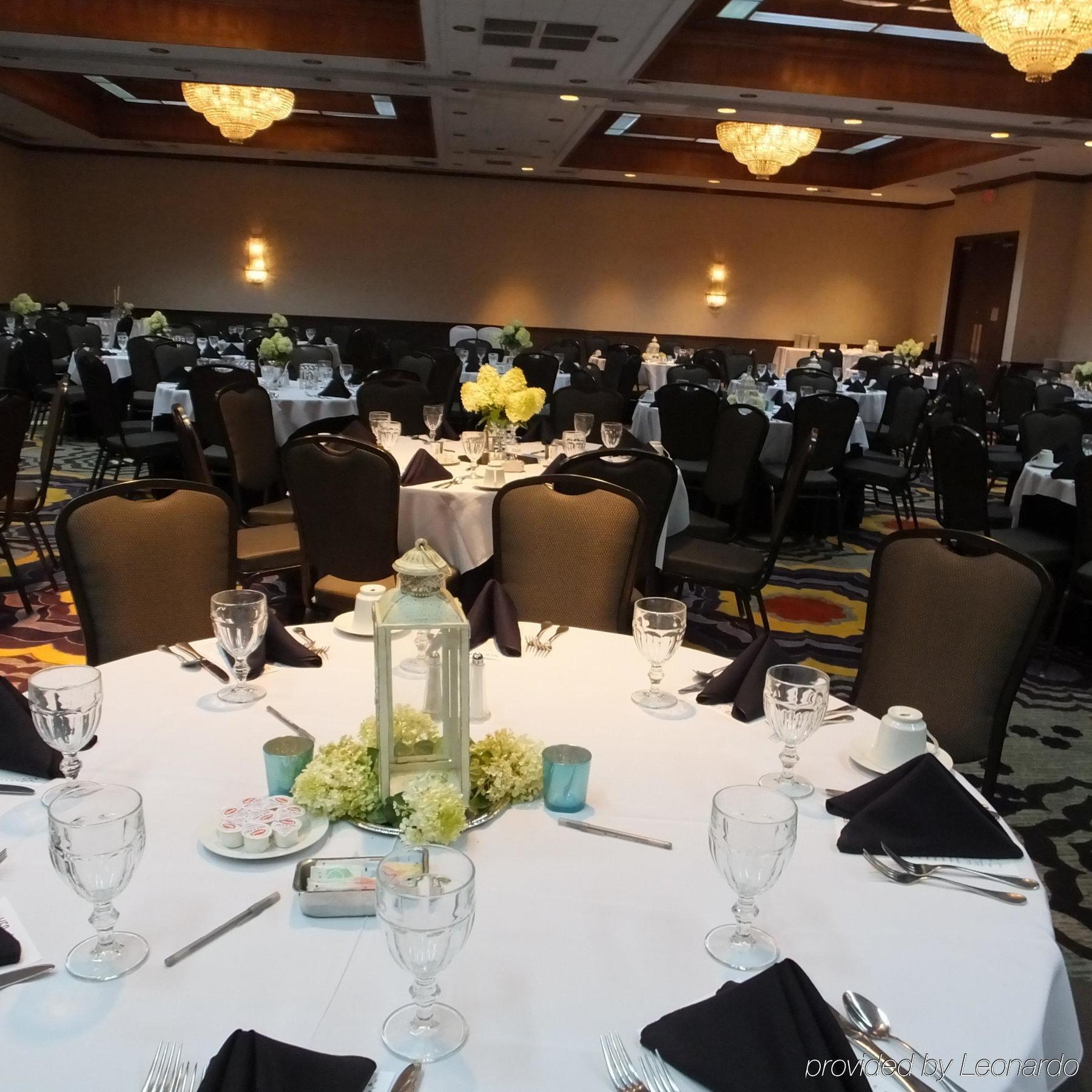 Crowne Plaza Hotel Hickory By Ihg Bagian luar foto